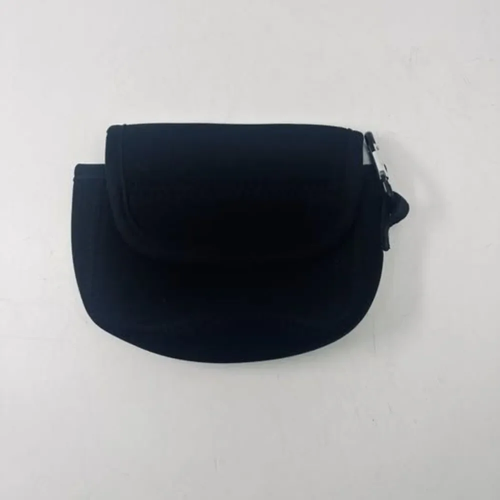 MegaGear Ultra Light Neoprene Camera Case Pouch with Carabiner - Used